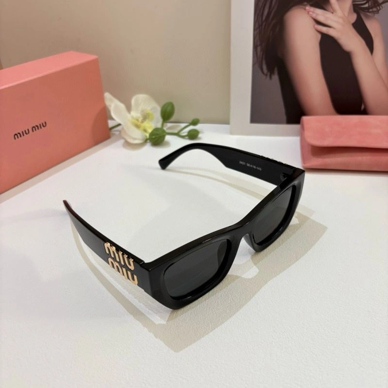 Miu Miu Sunglasses EasyMatch 281492