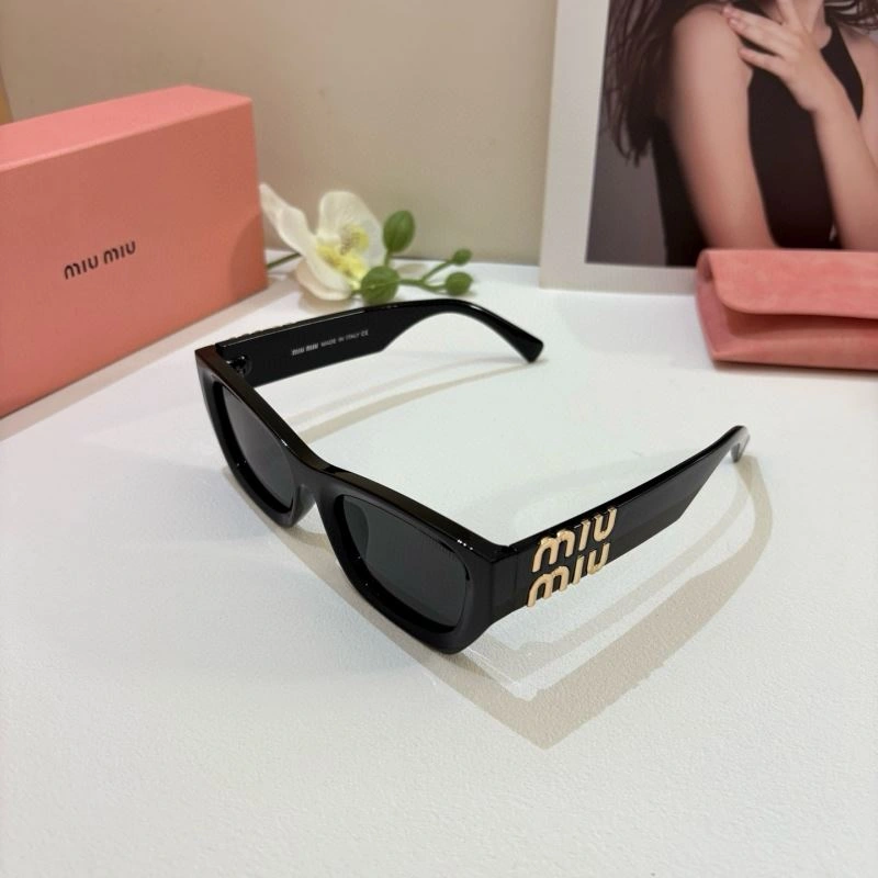 Miu Miu Sunglasses EasyMatch 281492