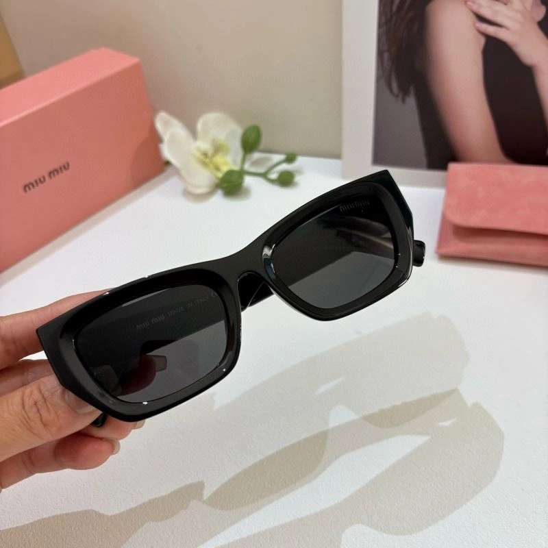 Miu Miu Sunglasses EasyMatch 281492