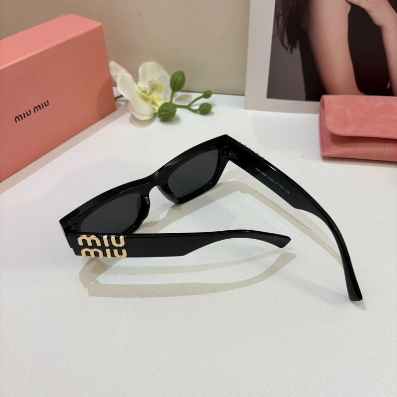 Miu Miu Sunglasses EasyMatch 281492