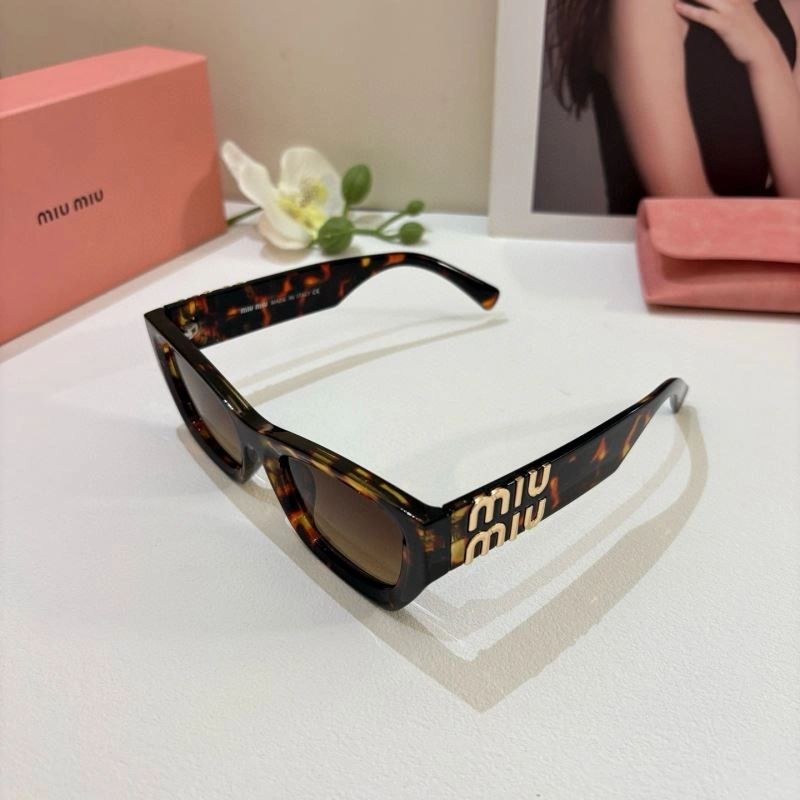 Contemporary Miu Miu Sunglasses 281481