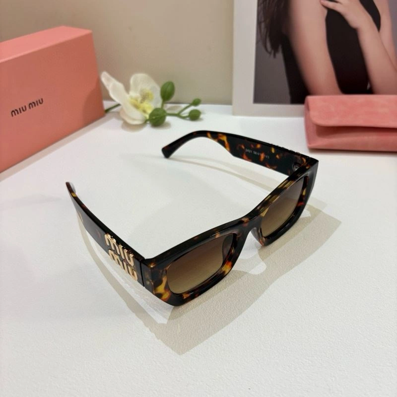Contemporary Miu Miu Sunglasses 281481