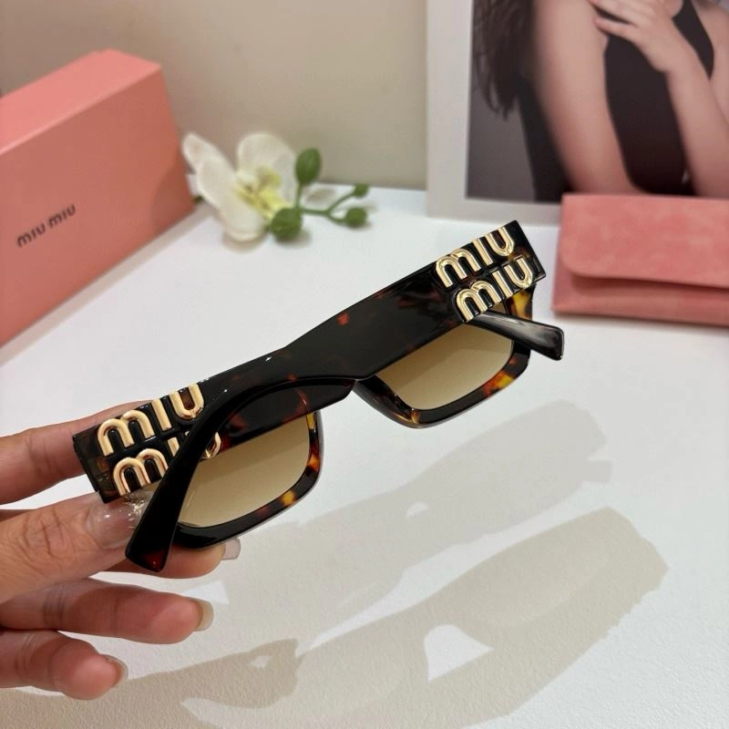 Contemporary Miu Miu Sunglasses 281481