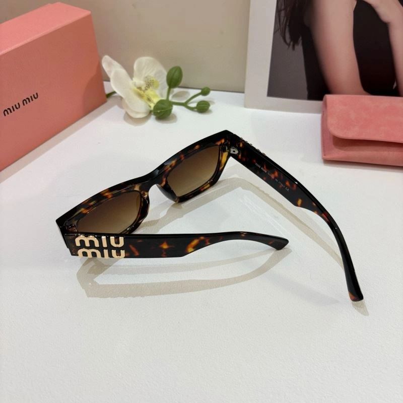 Contemporary Miu Miu Sunglasses 281481