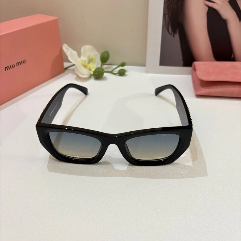 Miu Miu Sunglasses Versatile 281482