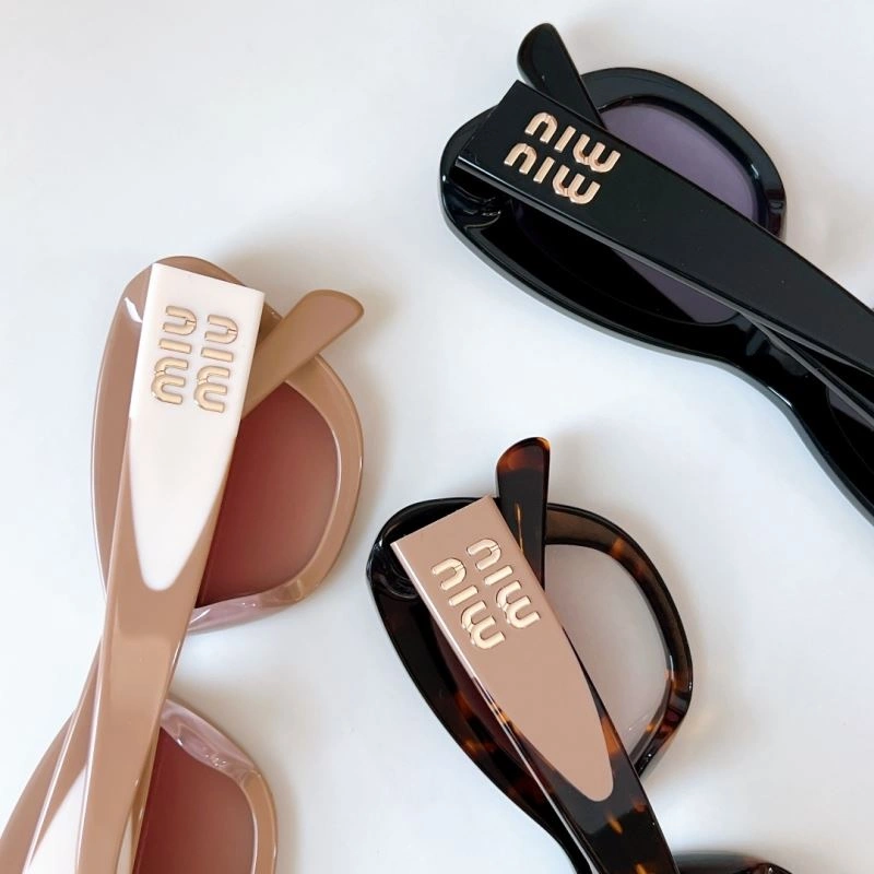 Modern Miu Miu Sunglasses 281504
