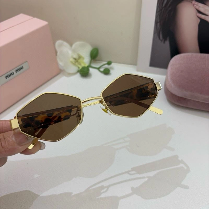 AllSeason Miu Miu Sunglasses 281476