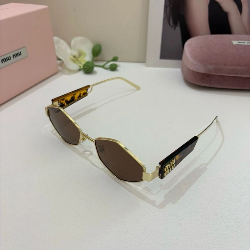 AllSeason Miu Miu Sunglasses 281476
