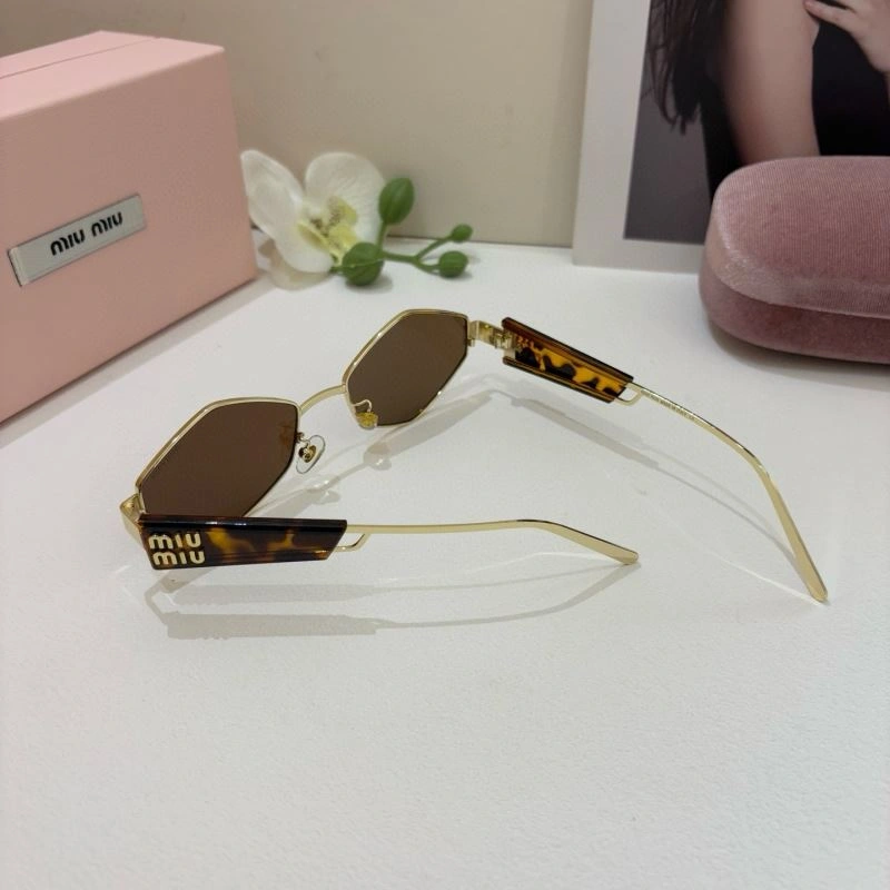 AllSeason Miu Miu Sunglasses 281476