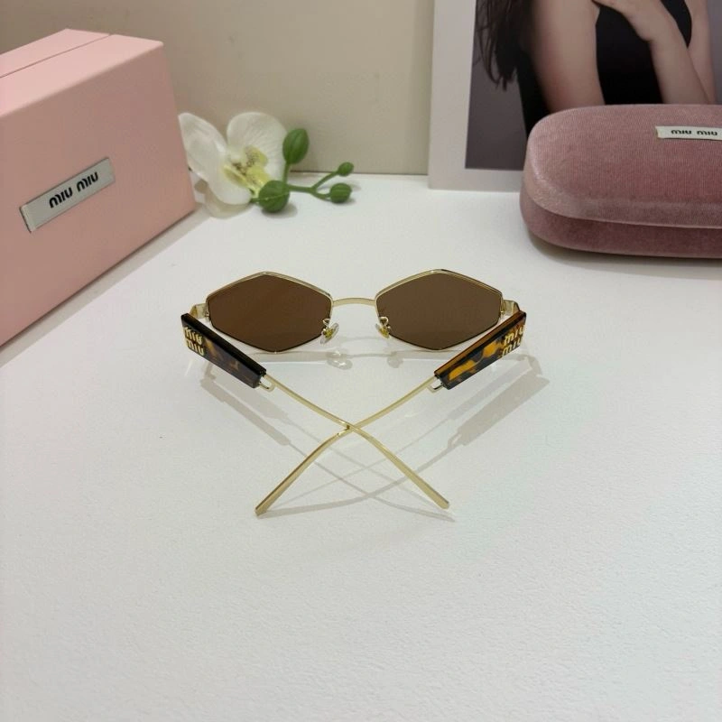 AllSeason Miu Miu Sunglasses 281476