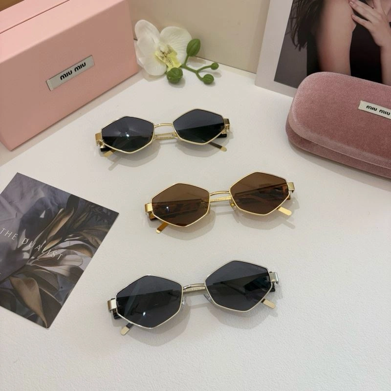 AllSeason Miu Miu Sunglasses 281476