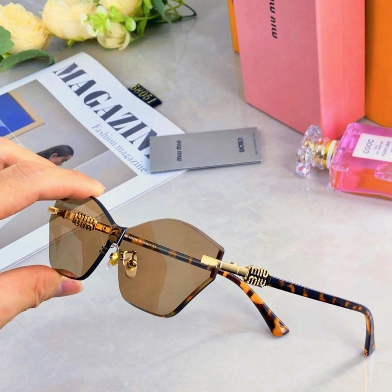 Miu Miu Sunglasses Versatile 281477