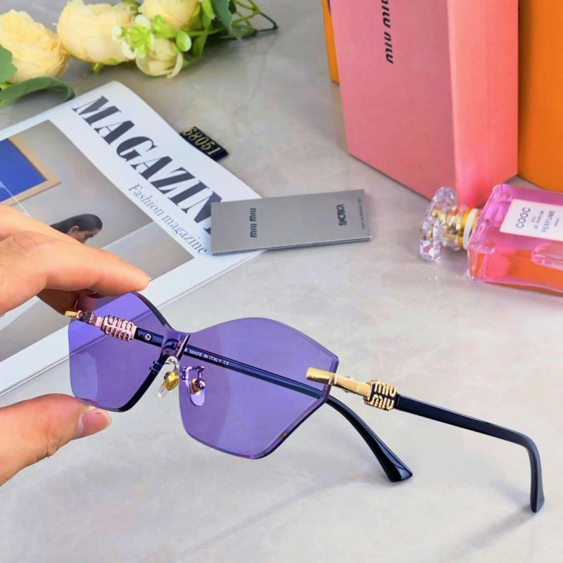 Miu Miu Sunglasses Versatile 281477