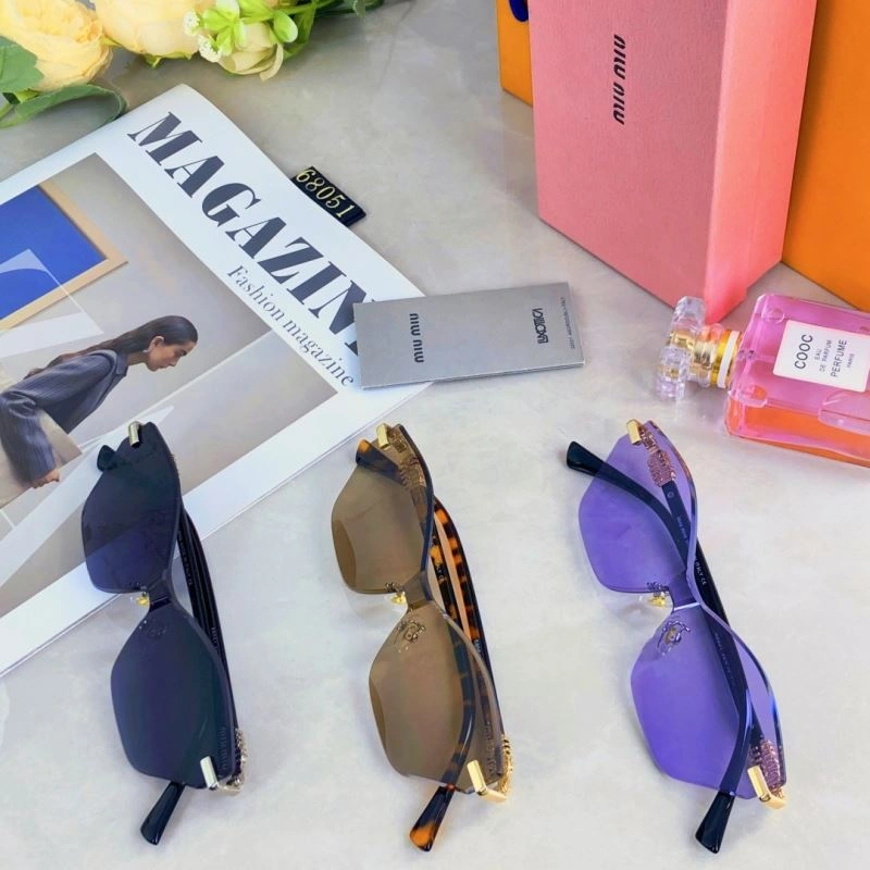 Miu Miu Sunglasses Versatile 281477