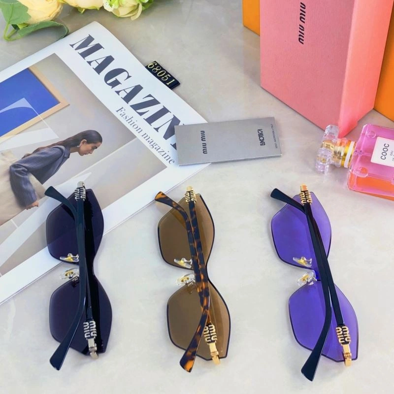 Miu Miu Sunglasses Versatile 281477