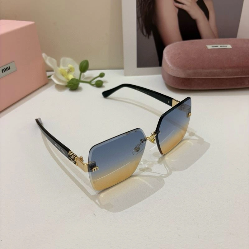 Supportive Miu Miu Sunglasses 281471
