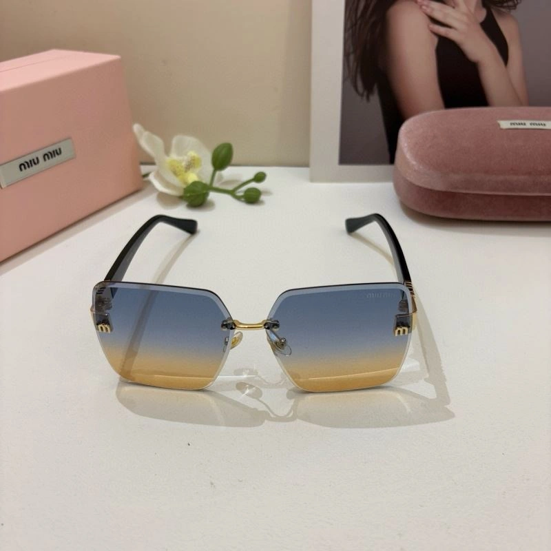 Supportive Miu Miu Sunglasses 281471