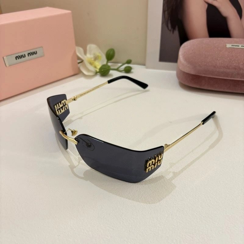 Fashionable Miu Miu Sunglasses 281463