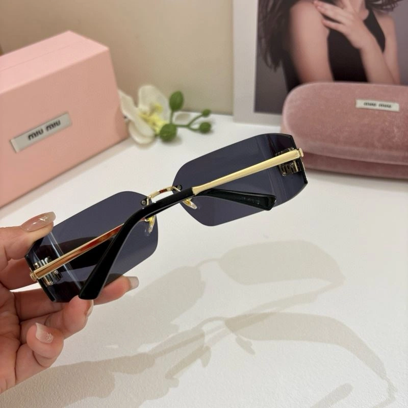Fashionable Miu Miu Sunglasses 281463