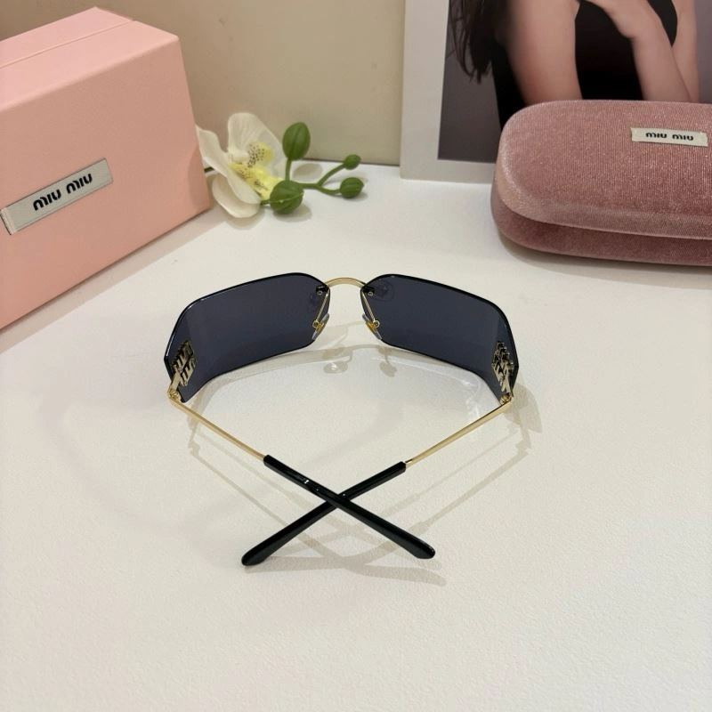 Fashionable Miu Miu Sunglasses 281463