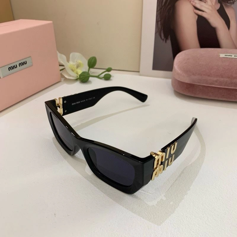 Resilient Miu Miu Sunglasses 281437