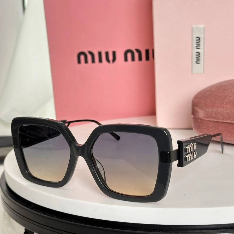 Compact Miu Miu Sunglasses 281448