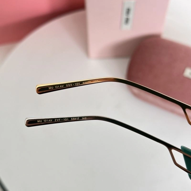 Compact Miu Miu Sunglasses 281448