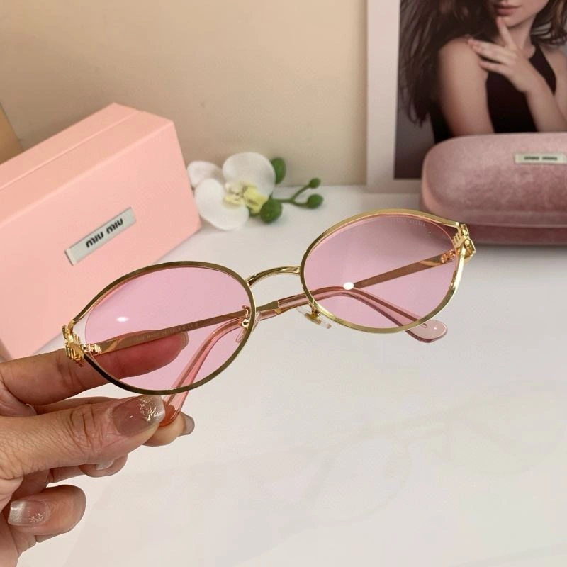Miu Miu Sunglasses Lightweight 281438