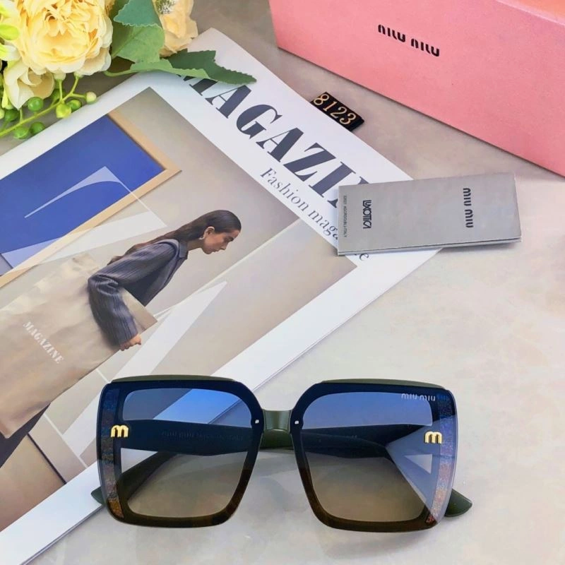 Lightweight Miu Miu Sunglasses 281446