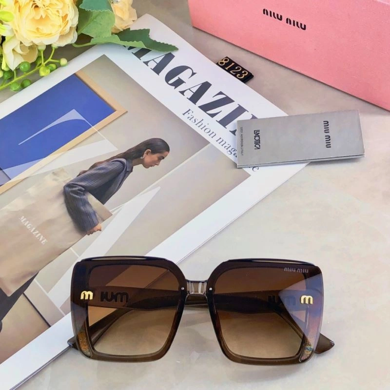 Lightweight Miu Miu Sunglasses 281446