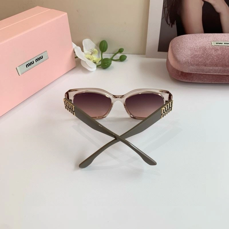 Practical Miu Miu Sunglasses 281443