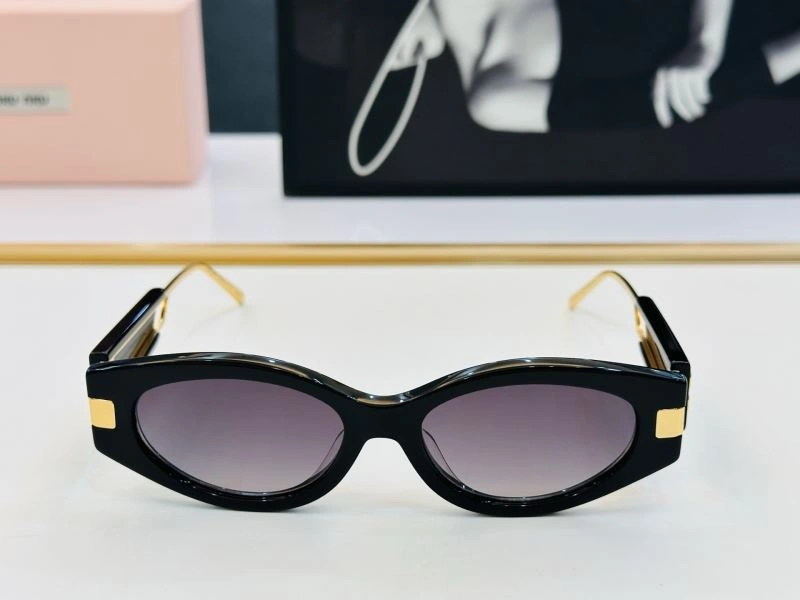 Vibrant Miu Miu Sunglasses 281450