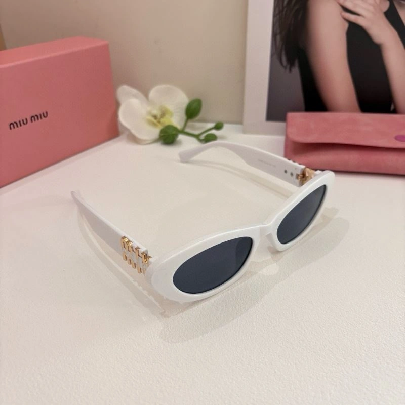 Miu Miu Sunglasses Minimalist 281427