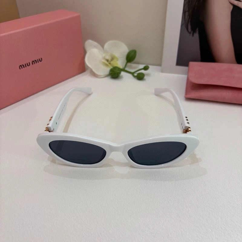 Miu Miu Sunglasses Minimalist 281427