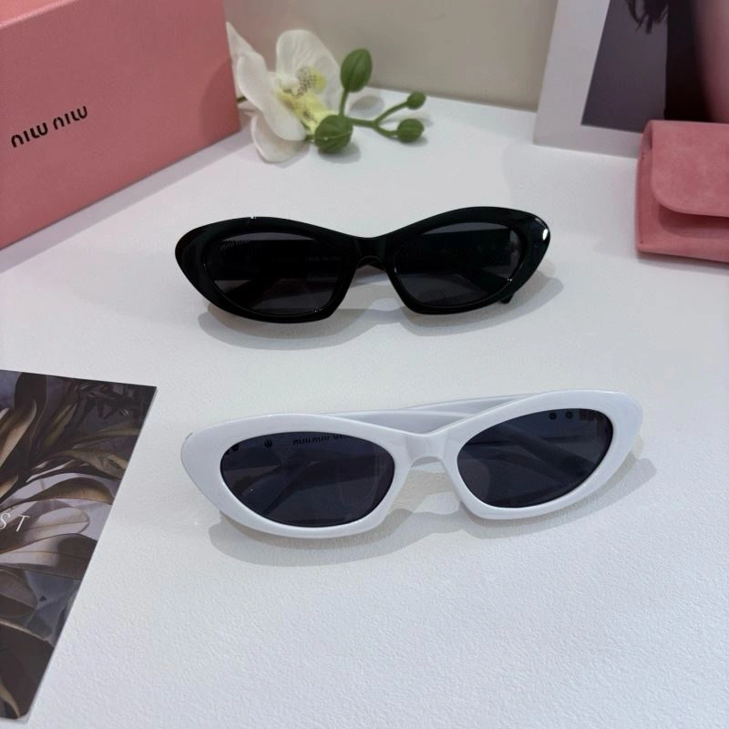 Miu Miu Sunglasses Minimalist 281427