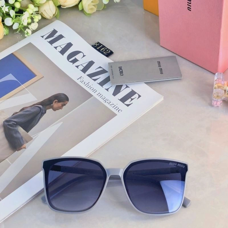 Lightweight Miu Miu Sunglasses 281426