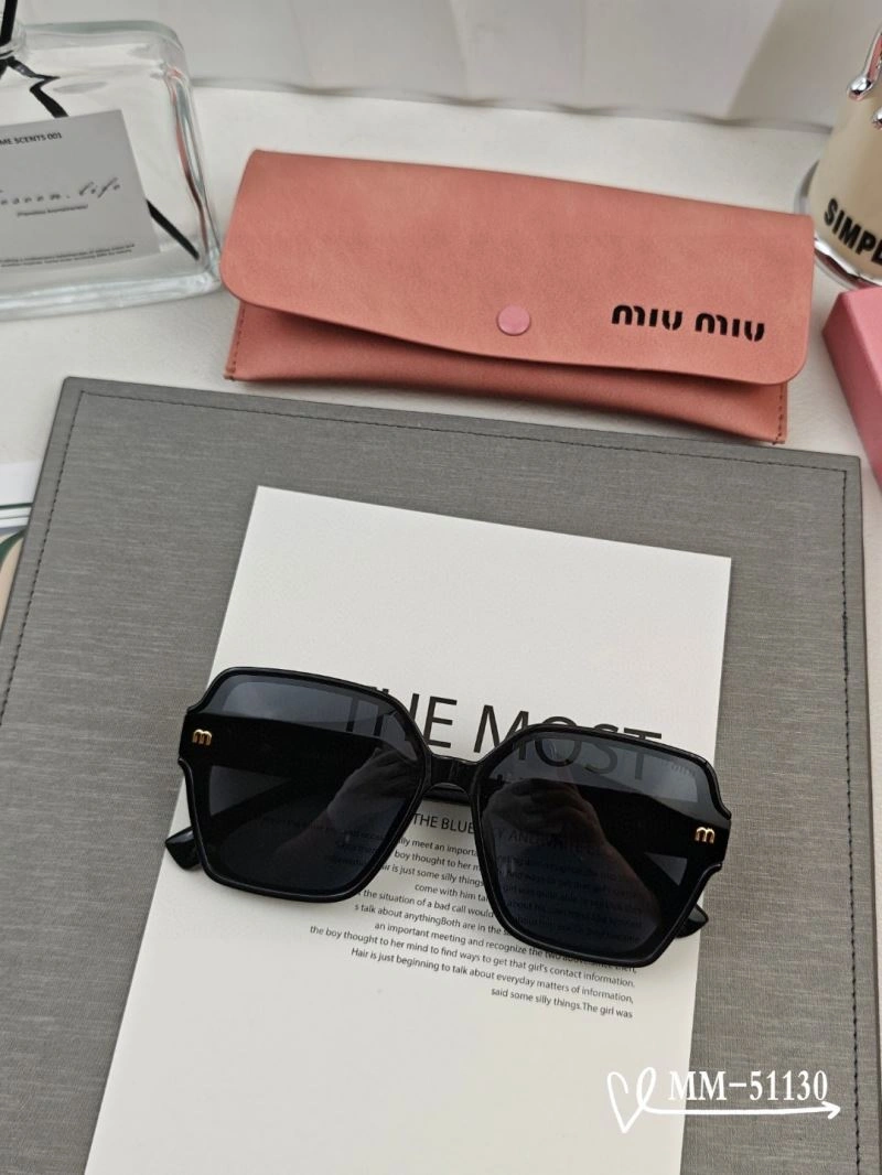 Miu Miu Sunglasses Elegant 281425