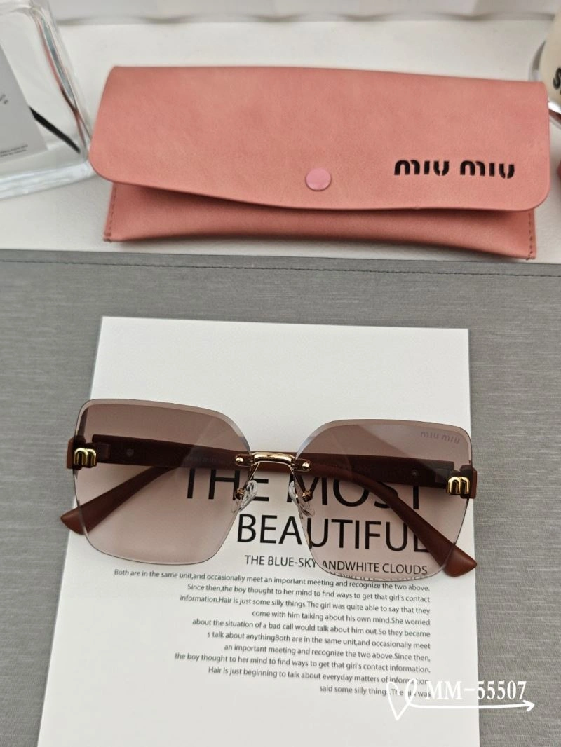 Miu Miu Sunglasses Elegant 281424