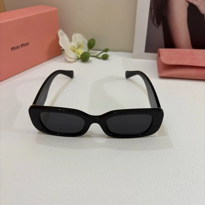 ComfortFit Miu Miu Sunglasses 281422