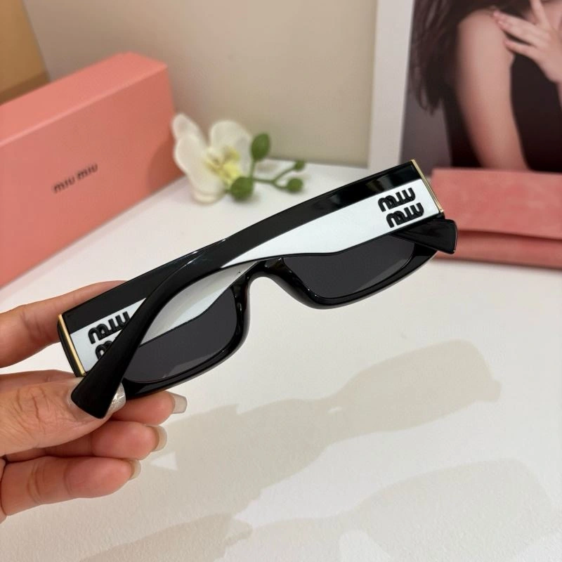 ComfortFit Miu Miu Sunglasses 281422