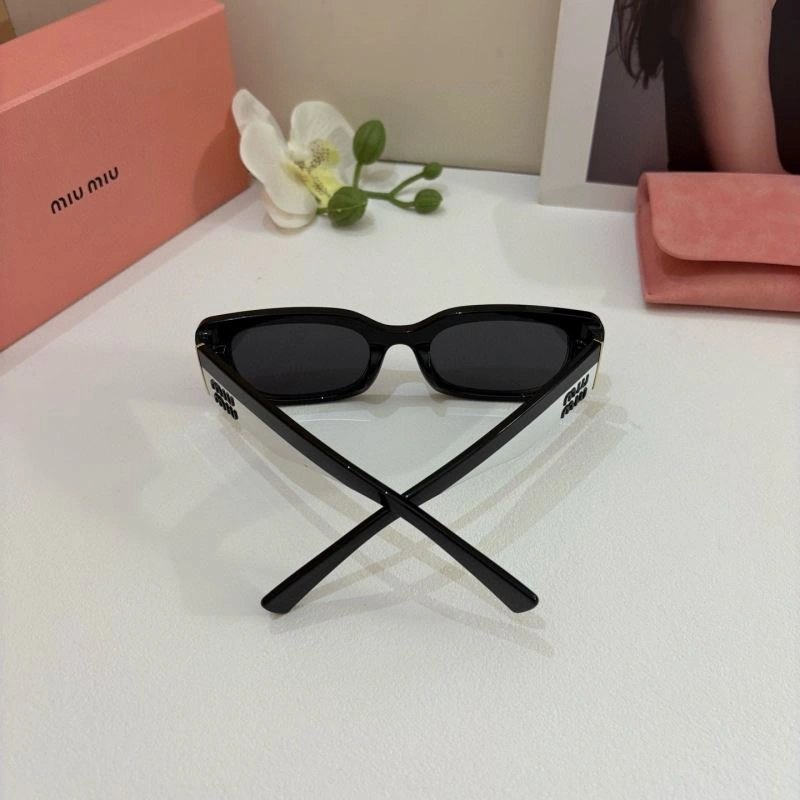 ComfortFit Miu Miu Sunglasses 281422