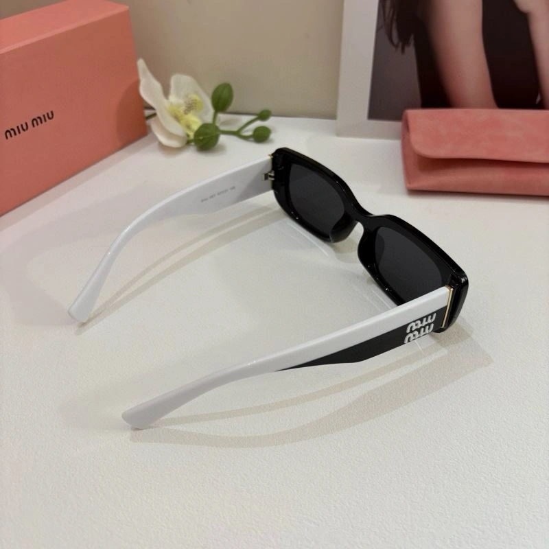 Durable Miu Miu Sunglasses 281420