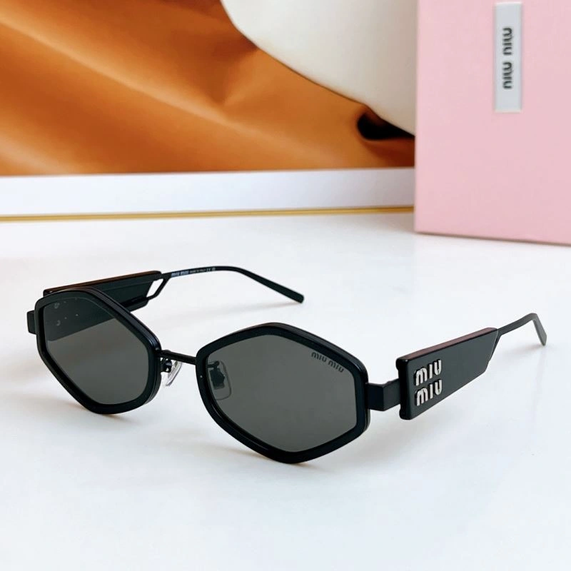 SmartChoice Miu Miu Sunglasses 281411