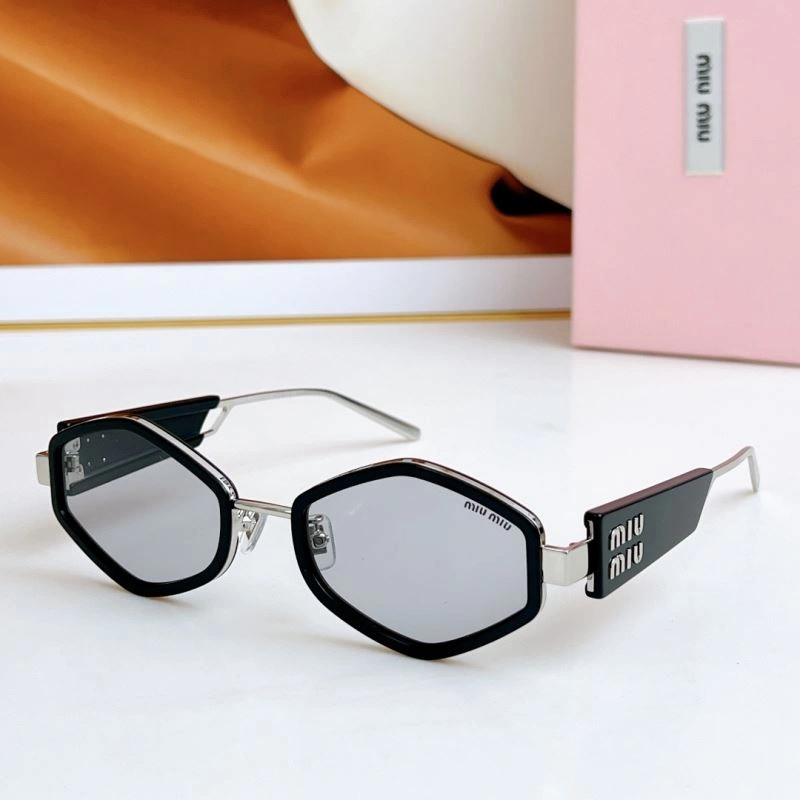 SmartChoice Miu Miu Sunglasses 281411