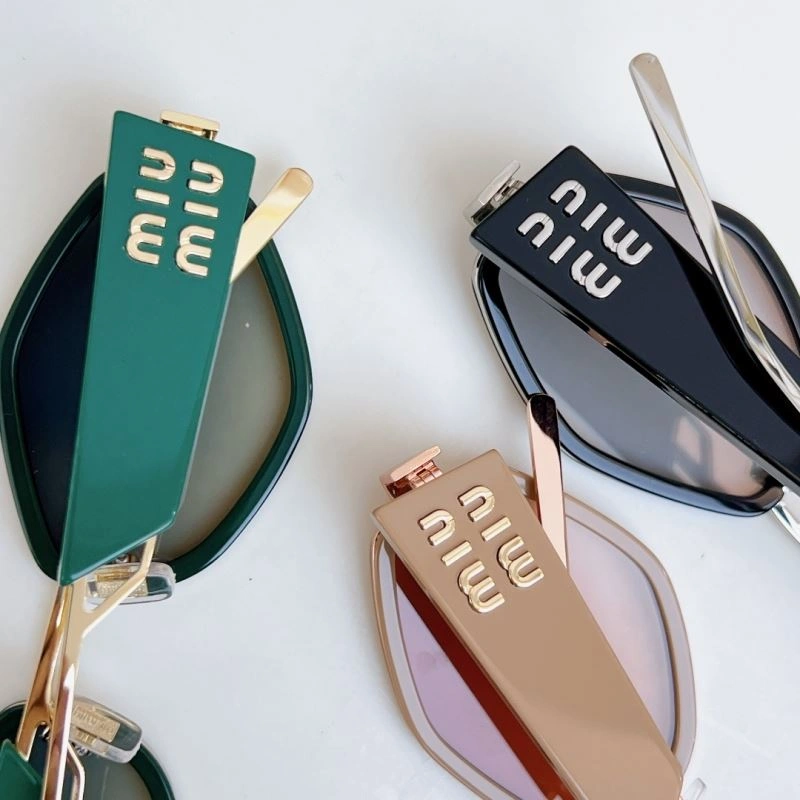 SmartChoice Miu Miu Sunglasses 281411