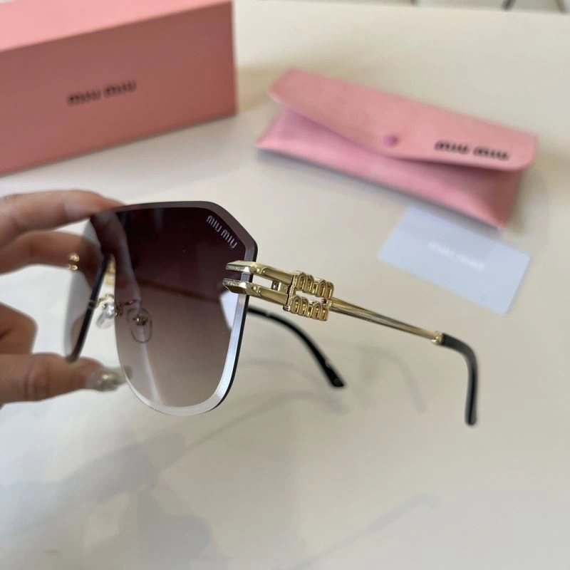 Miu Miu Sunglasses Vibrant 281403