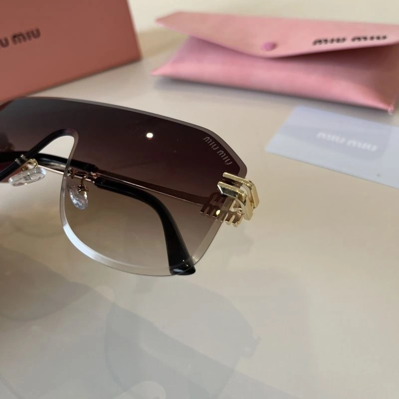 Miu Miu Sunglasses Vibrant 281403