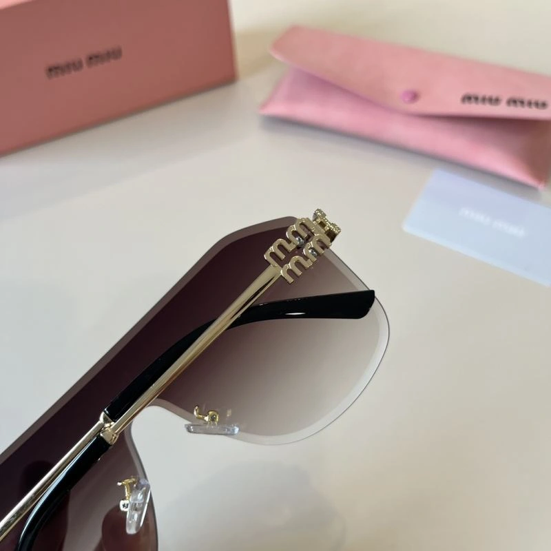 Miu Miu Sunglasses Vibrant 281403