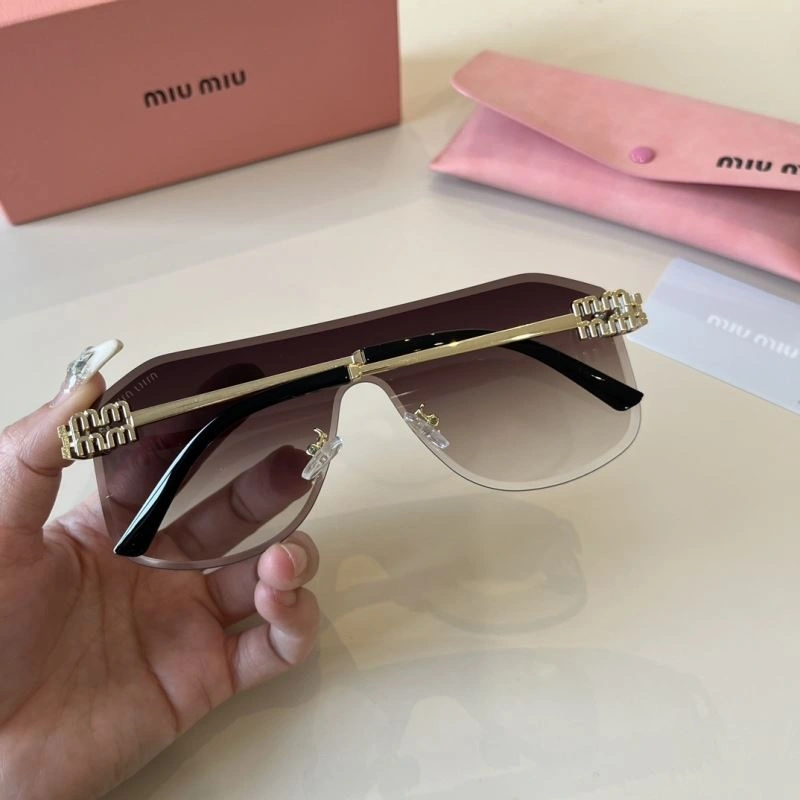 Miu Miu Sunglasses Vibrant 281403