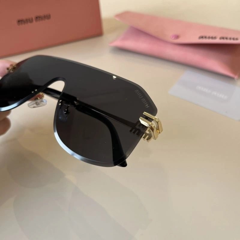 Miu Miu Sunglasses WellDesigned 281393
